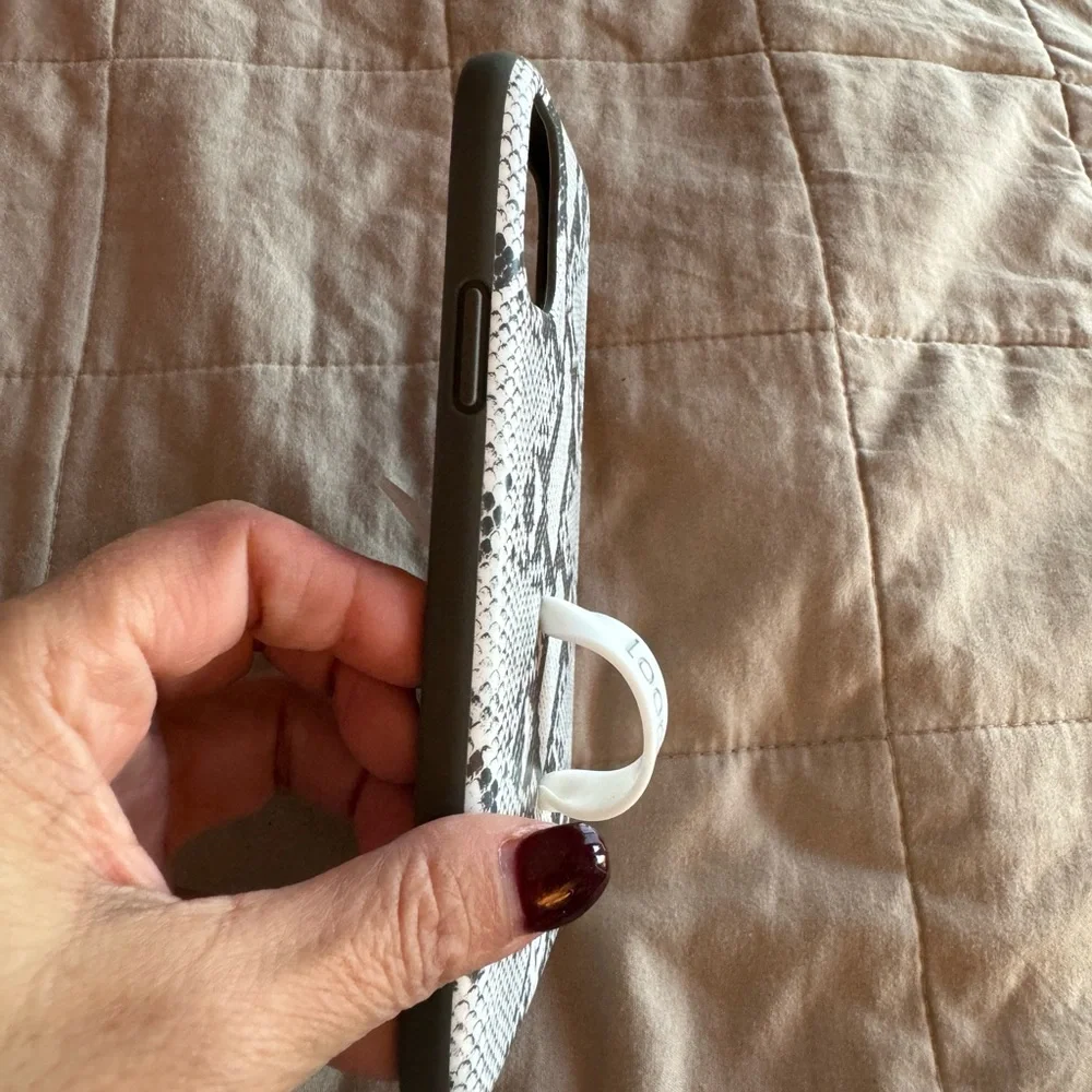 11 pro max snakeskin loopy case with bag